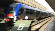 Цитируемый в заявлении инвестиционный директор PFR Марцин Пясецкий отметил, что «средний возраст локомотивов, движущихся по польским путям, составляет 40 лет»
